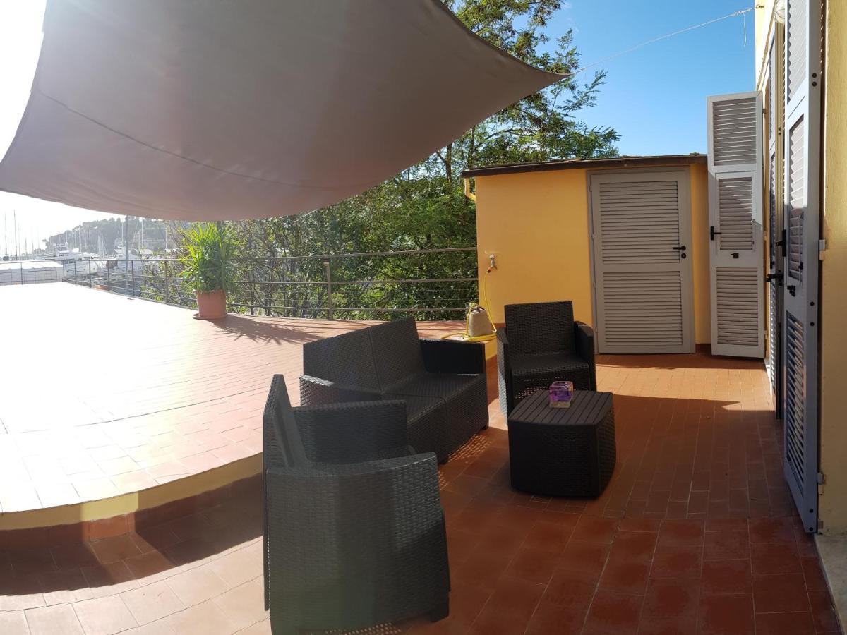 La Terrazza Apartment,A 50 Mt Dal Mare Варацце Екстер'єр фото
