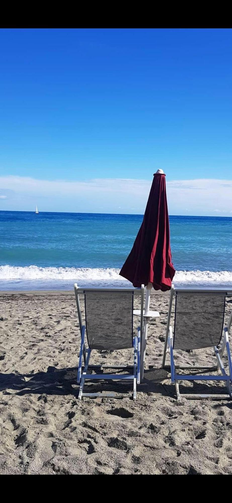 La Terrazza Apartment,A 50 Mt Dal Mare Варацце Екстер'єр фото